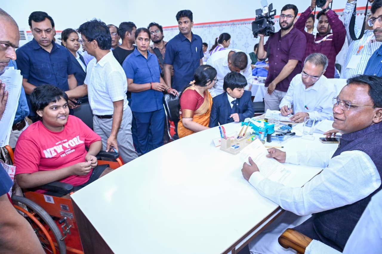 ୯୬% ଅଭିଯୋଗର ସମାଧାନ! ମୁଖ୍ୟମନ୍ତ୍ରୀଙ୍କ ଜନ ଶୁଣାଣିର ୧୯ତମ ପାଳିରେ ୭୦୦ରୁ ଅଧିକ ଆବେଦନ