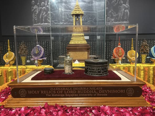 ଲଦାଖରେ ବୁଦ୍ଧଙ୍କ ଦର୍ଶନ: ପବିତ୍ର ଅବଶେଷର ସାର୍ବଜନୀନ ପ୍ରଦର୍ଶନୀ ପାଇଁ ପ୍ରସ୍ତୁତି ଶେଷ