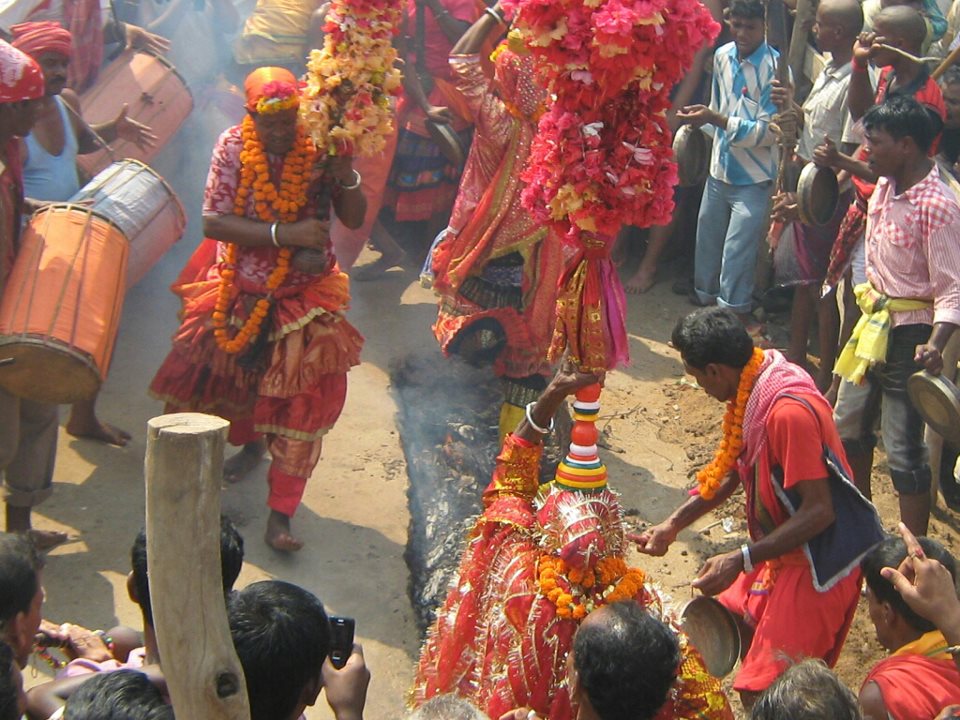 ଓଡ଼ିଶାର ପ୍ରସିଦ୍ଧ ‘ଝାମୁ ଯାତ୍ରା’: ଅଗ୍ନି ପରୀକ୍ଷା ଓ ଅତୁଟ ବିଶ୍ୱାସର ପର୍ବ